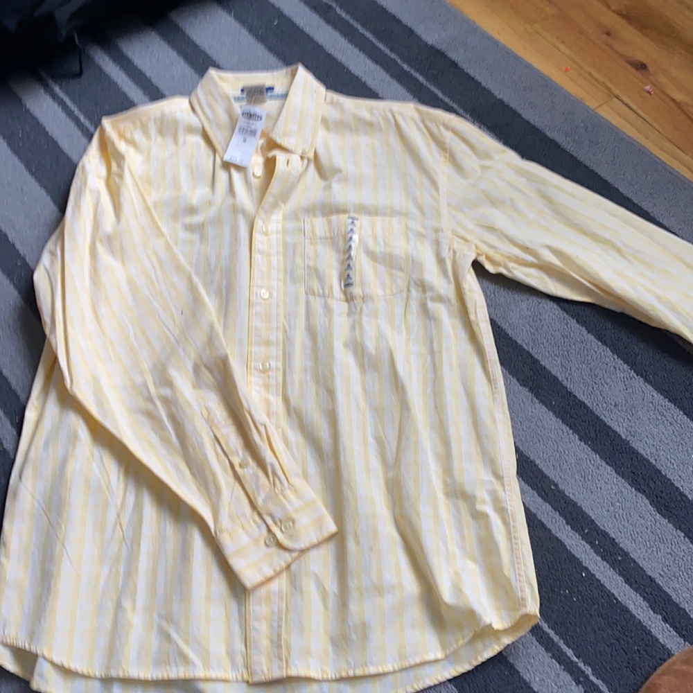 *BRAND NEW* Tags On Men’s Medium Button Up. Old Navy (Yellow)Regular fit
